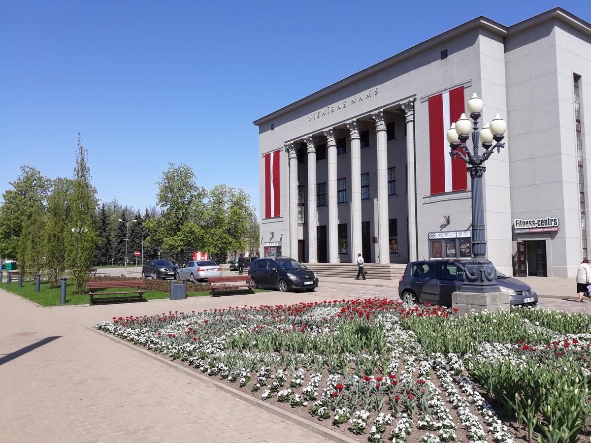 Town Center Studio Apartment Даугавпилс Екстериор снимка